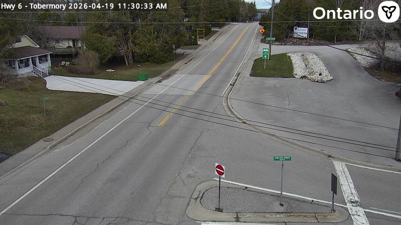 Highway 6 at Carlton Street — Looking North