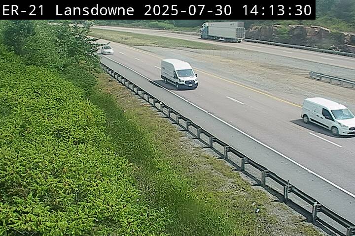 Live Traffic Camera of Hwy 401 at Reynolds Road looking South