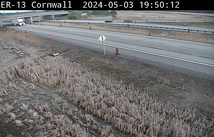 Web camera showing road conditions at Highway 401 near Highway 138