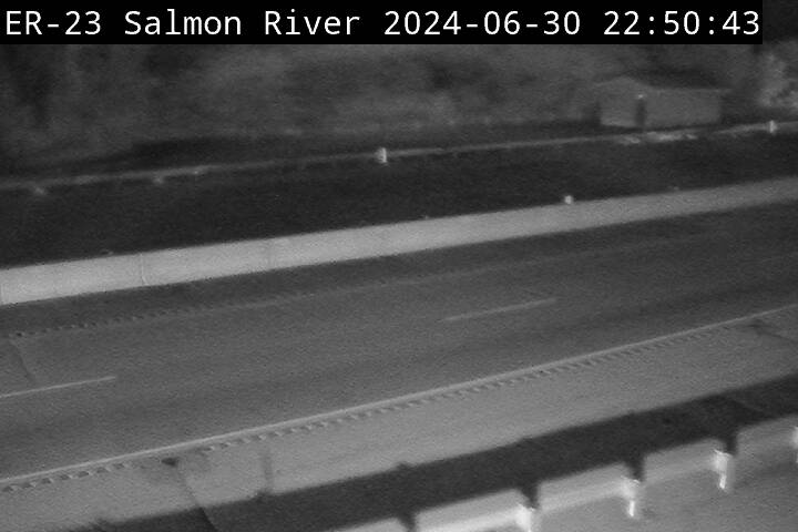 Traffic Cam Highway 401 at Salmon River Bridge - South