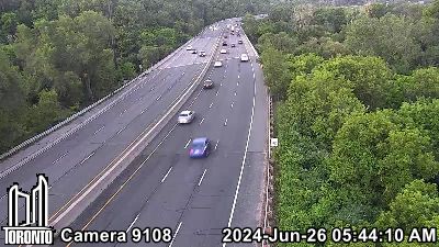 Traffic Cam Don Valley Parkway south of Spanbridge Rd
