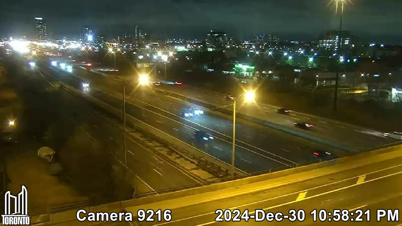 Traffic Cam Gardiner Expwy near Royal York Rd