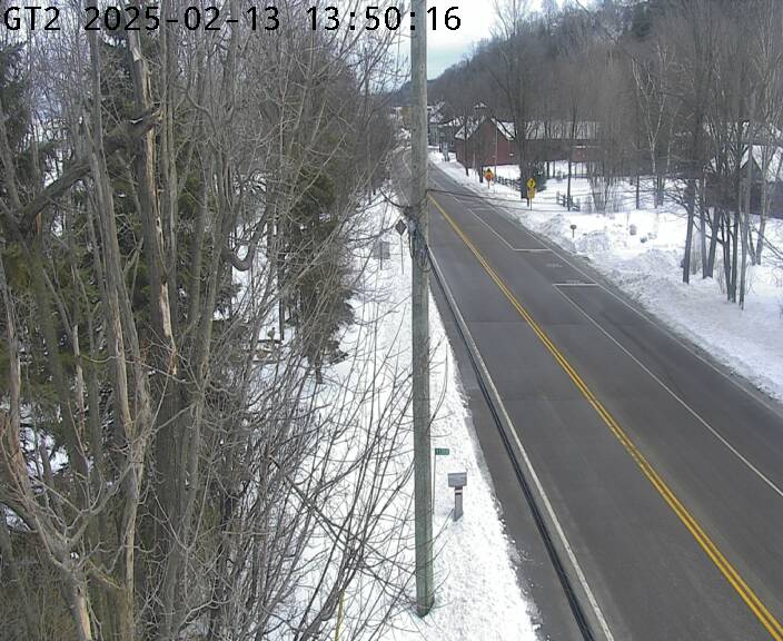 Traffic Cam Hwy 33 Approaching Ferry Dock (Glenora Side)