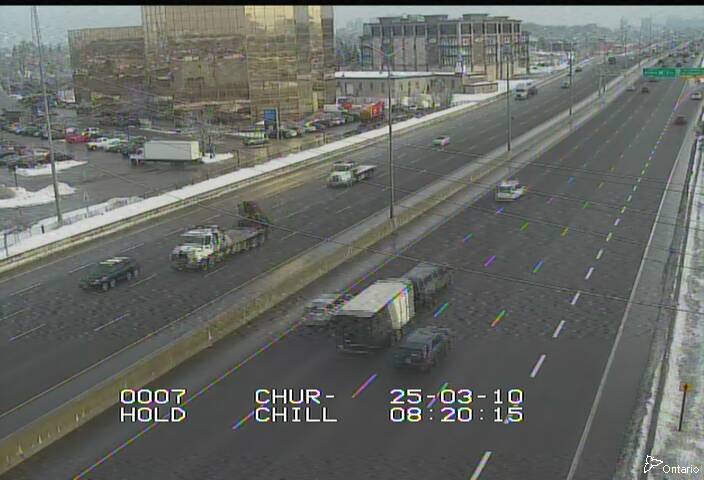 Traffic Cam Highway 417 north of Carling Avenue