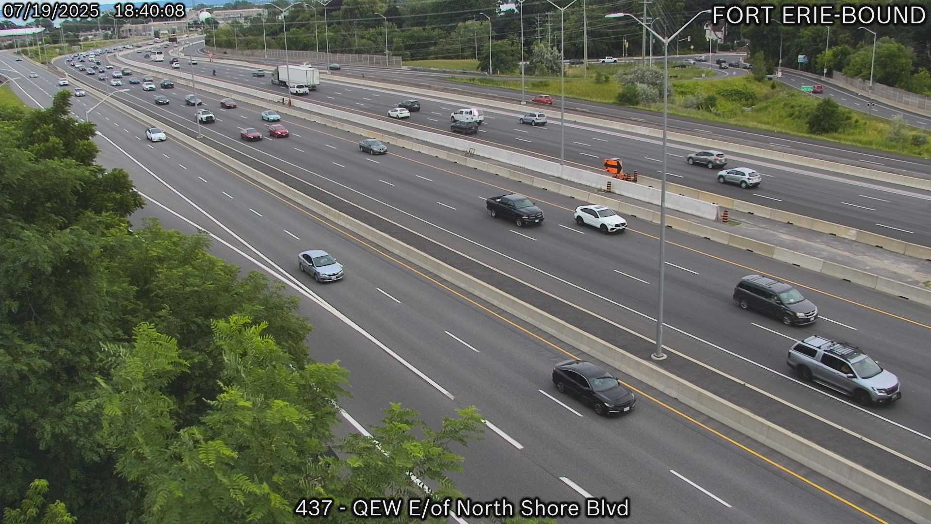 Traffic Cam QEW north of Highway 2