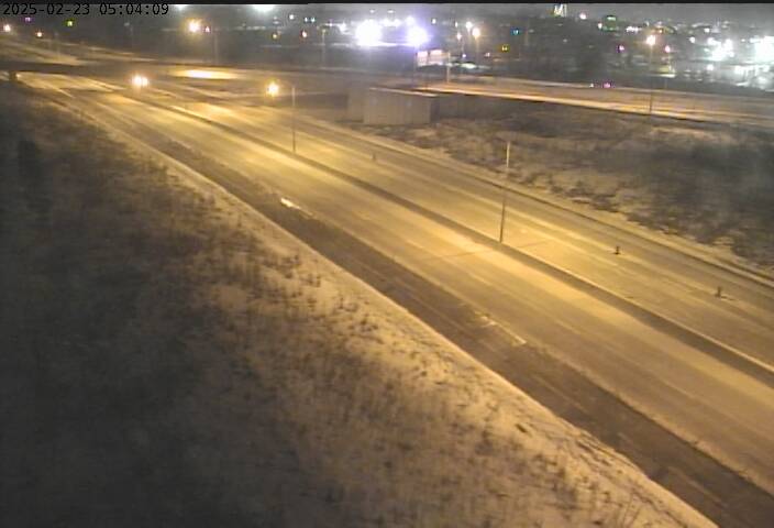 Traffic Cam 401 near EC Row Expressway on top of Spring Garden Tunnel