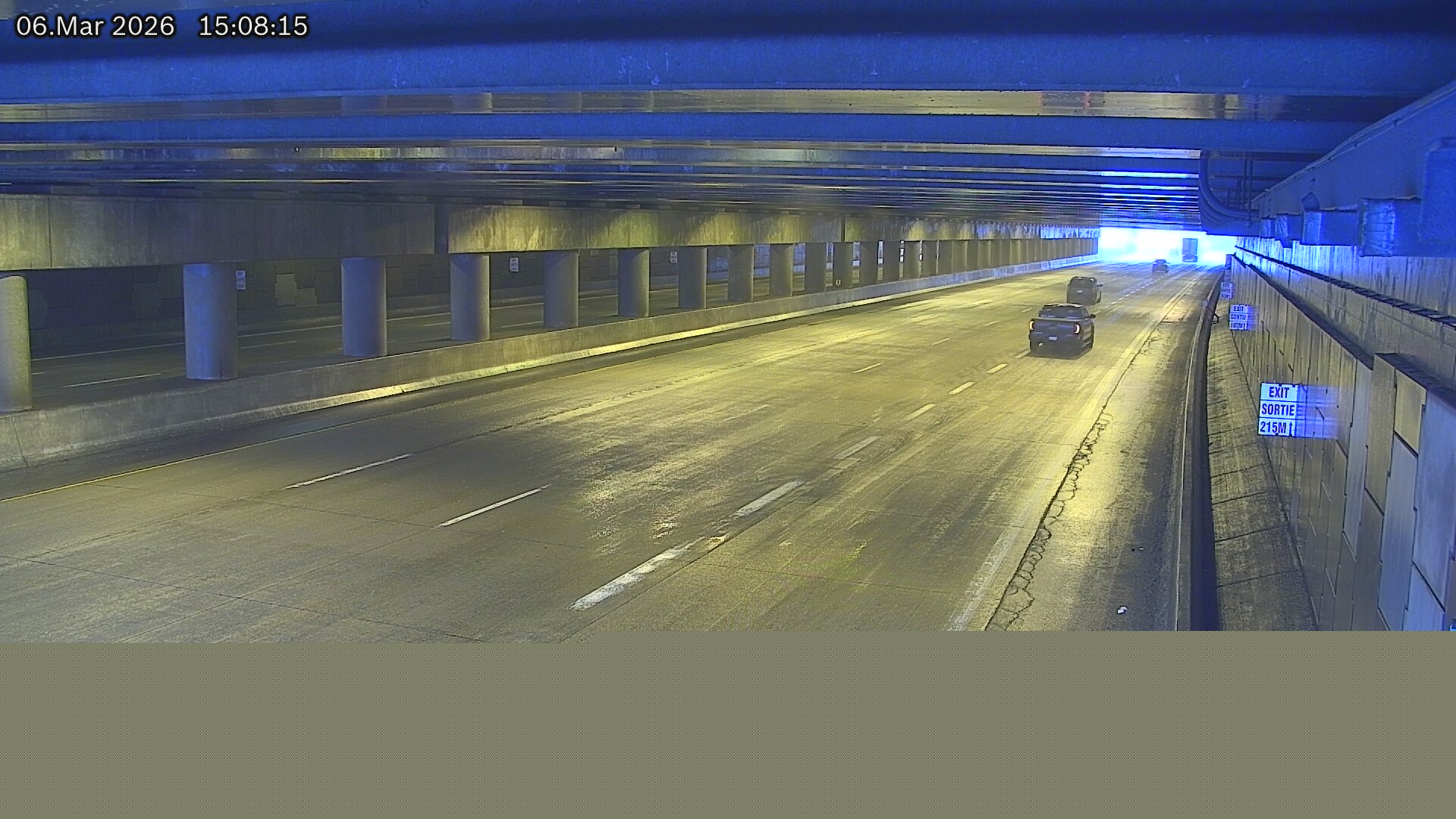 Traffic Cam 401 in Oliver Estates Tunnel East Portal near Howard Av