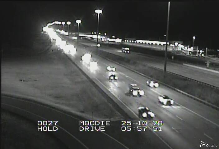 Live Traffic Camera of Highway 417 NEAR MOODIE DRIVE