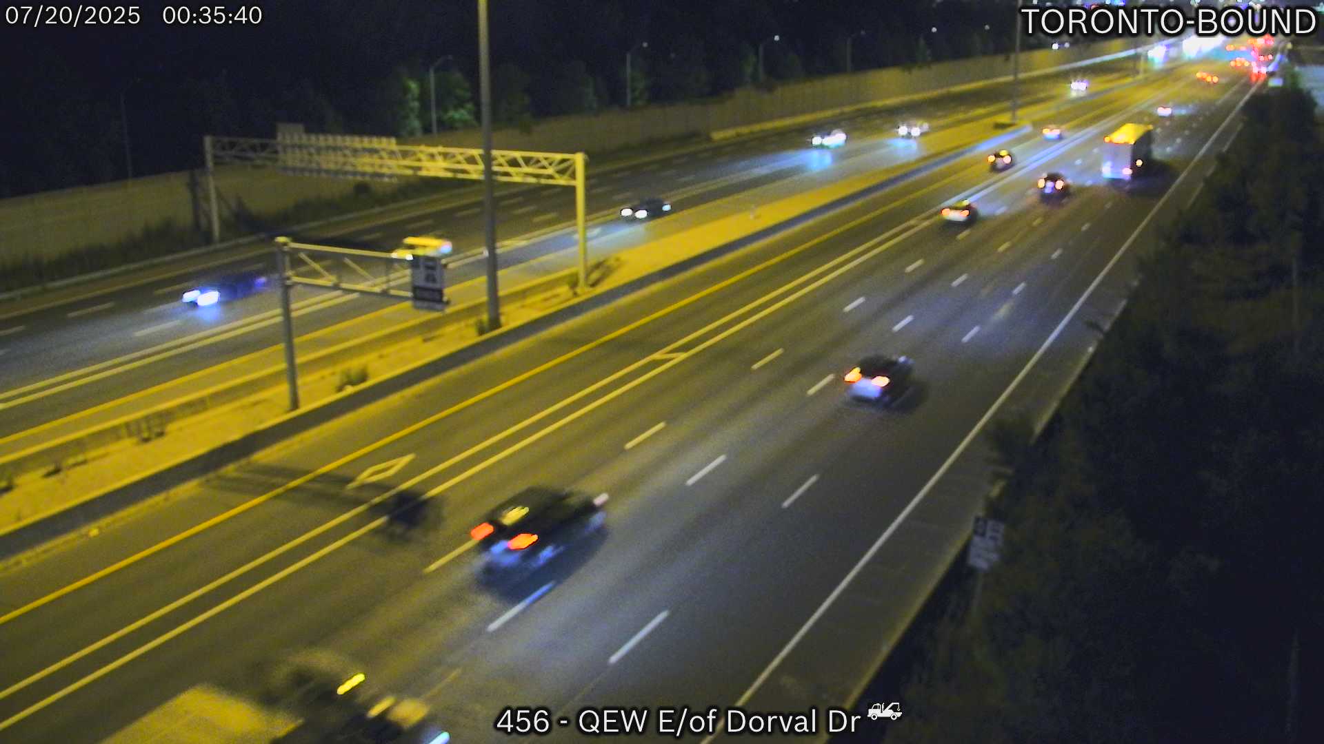 Traffic Cam QEW east of Dorval Drive