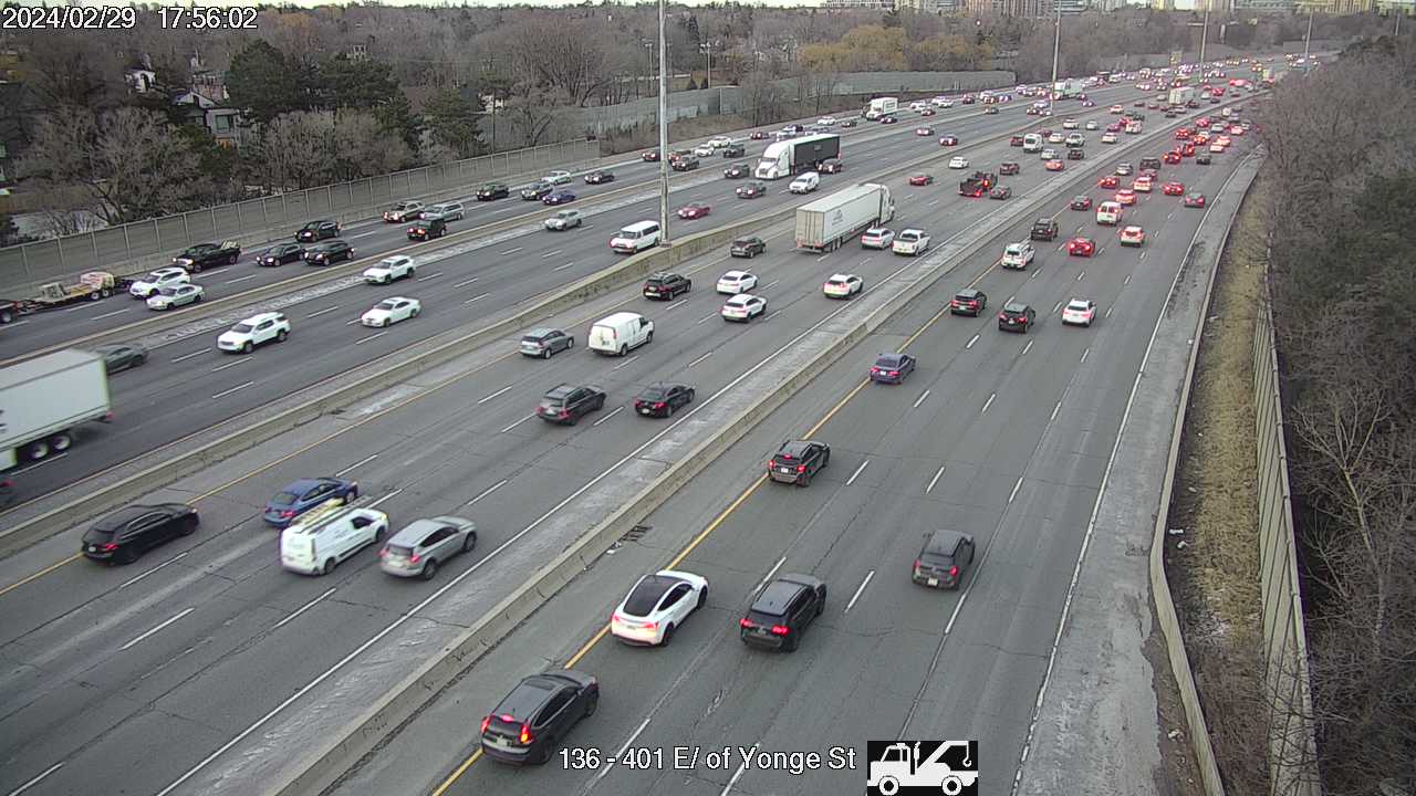 Webcam of South side of Highway 401 east of Yonge Street courtesy of the MTO