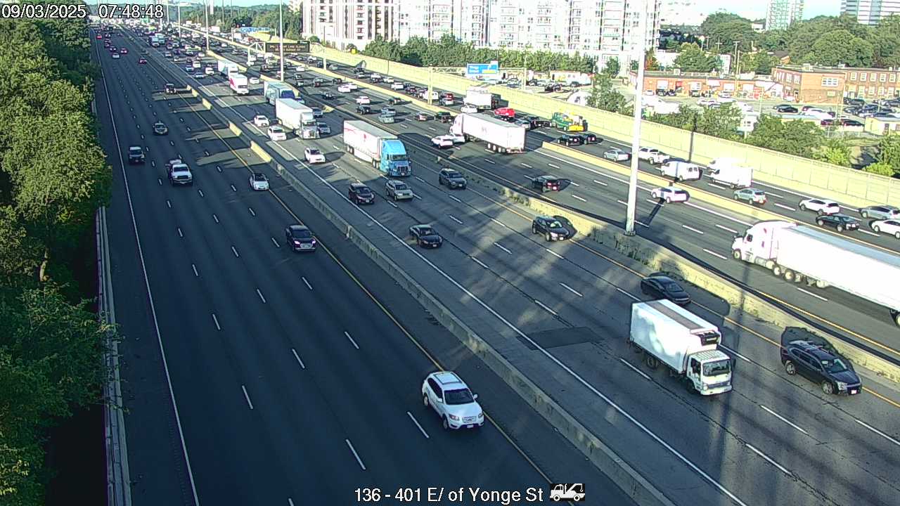 Traffic Cam Highway 401 east of Yonge Street