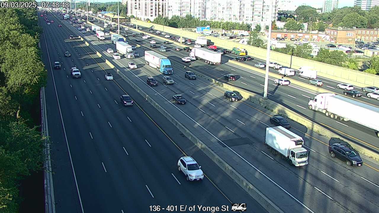 401 E of Yonge St