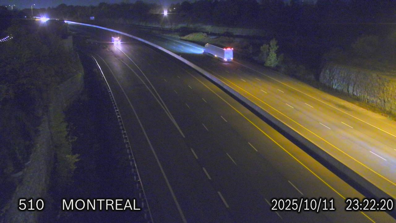 Live Traffic Camera of Highway 401 near Montreal Street