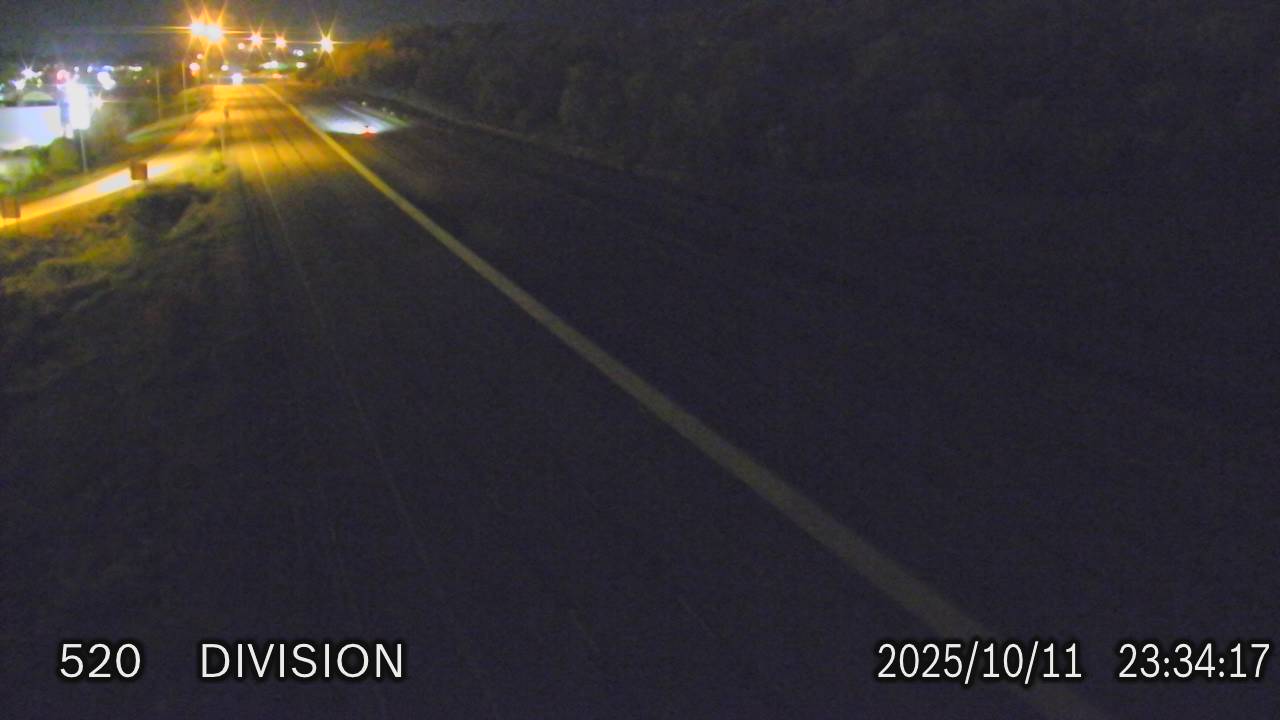 Live Traffic Camera of Highway 401 near Division Street