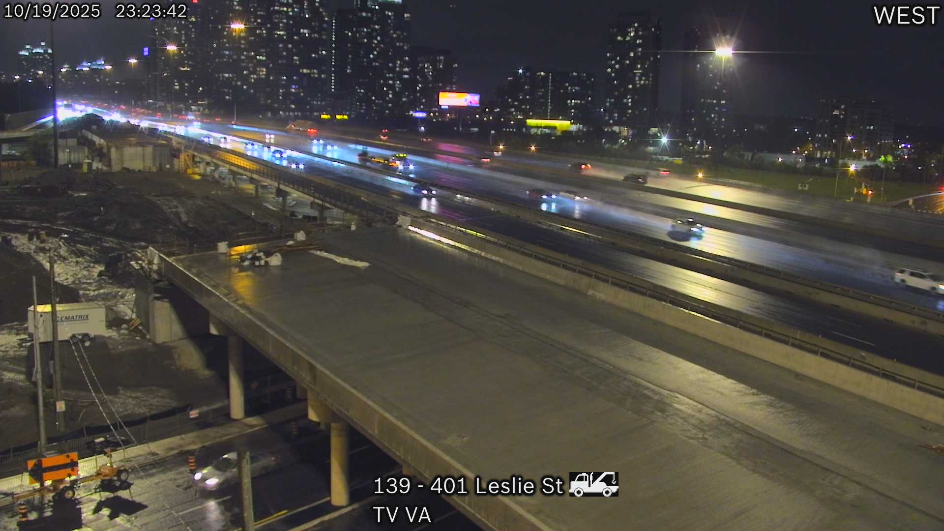 Webcam of South side of Highway 401 near Leslie Street courtesy of the MTO