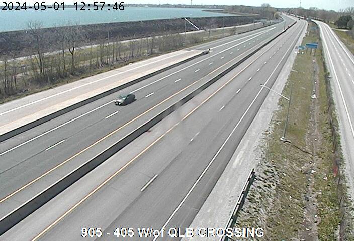 Traffic Camera 405 between Stanley Ave and Niagara River
