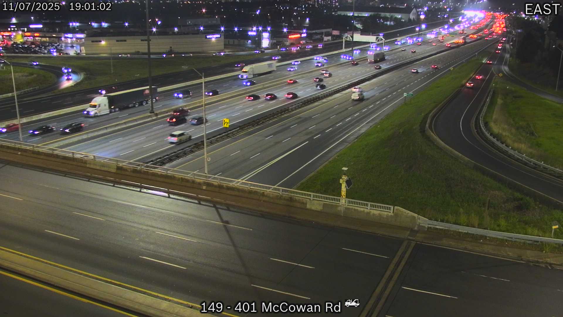 Webcam of South side of Highway 401 near McCowan Rd courtesy of the MTO