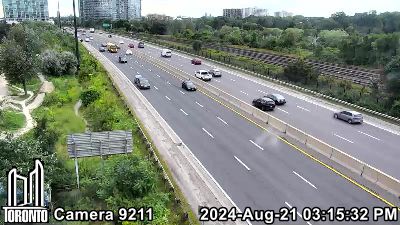 Traffic Cam Gardiner Expwy near Ellis Ave